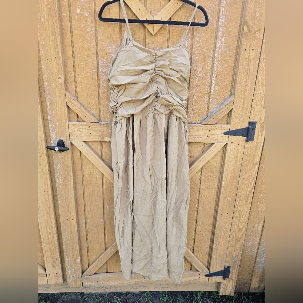 Elegant Tan Midi Dress - Picture 3 of 3